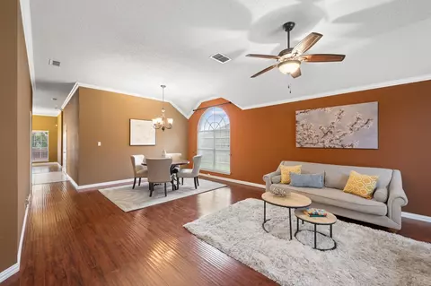 2676 Bent Tree Dr, Hurst, TX 76054