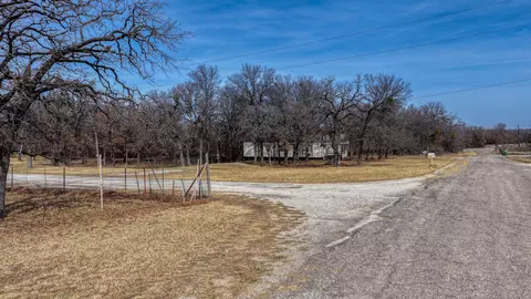 297 County Road 1643, Chico, TX 76431