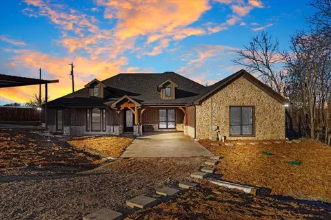 920 Oil Mill Rd, Van Alstyne, TX 75495