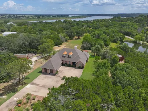 3121 Cliffview Ct, Granbury, TX 76048