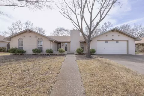 540 Topeka Dr, Woodway, TX 76712
