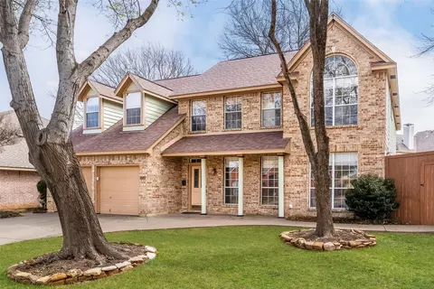 5704 Champion Ct, Arlington, TX 76017