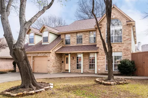 5704 Champion Ct, Arlington, TX 76017