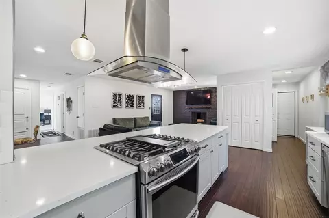 8142 Clear Springs Rd, Dallas, TX 75240