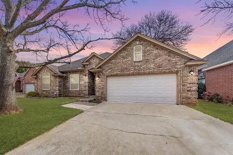 409 Dorcas Ln, Arlington, TX 76013