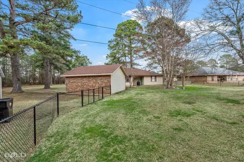 Exterior - 103 Arkla Dr, Springhill, LA 71075 photo 4 of 7