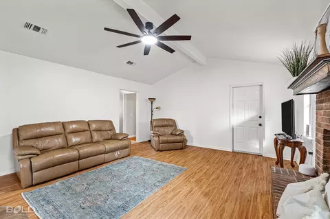 Living - 103 Arkla Dr, Springhill, LA 71075 photo 4 of 4