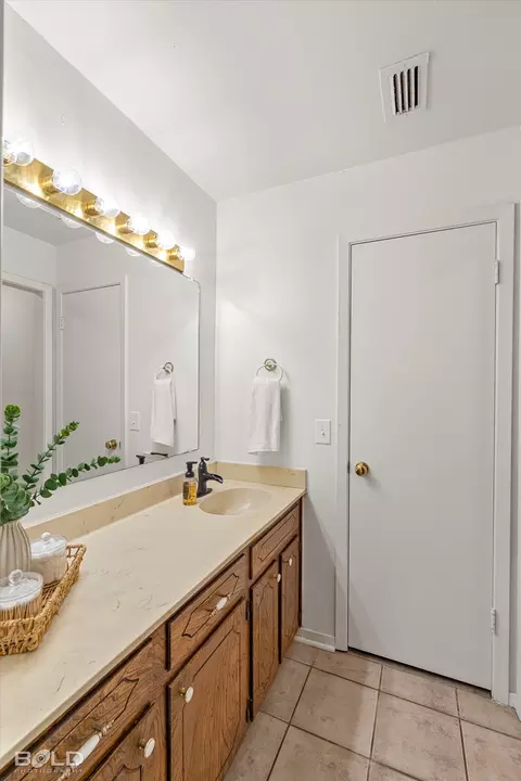 Bath - 103 Arkla Dr, Springhill, LA 71075 photo 1 of 3