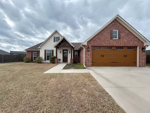404 Cody Cir N, Sulphur Springs, TX 75482