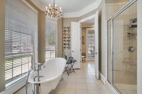 Bath - 8 Griffith Ct, Terrell, TX 75160 photo 3 of 4