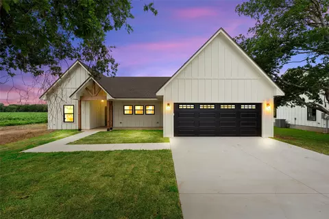 5200 Bogey Ln, Waco, TX 76708