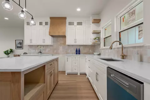 Kitchen - 5200 Bogey Ln, Waco, TX 76708 photo 5 of 5