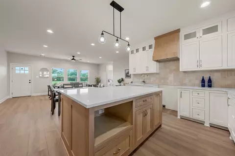 Kitchen - 5200 Bogey Ln, Waco, TX 76708 photo 4 of 5