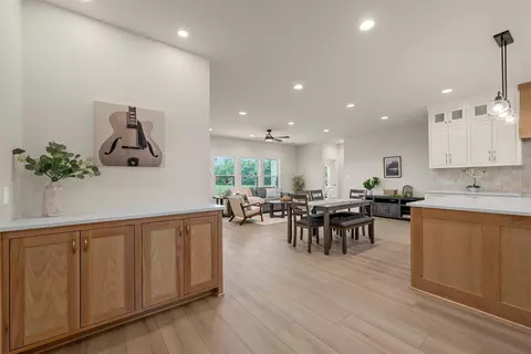 Entry Way - 5200 Bogey Ln, Waco, TX 76708 photo 1 of 1