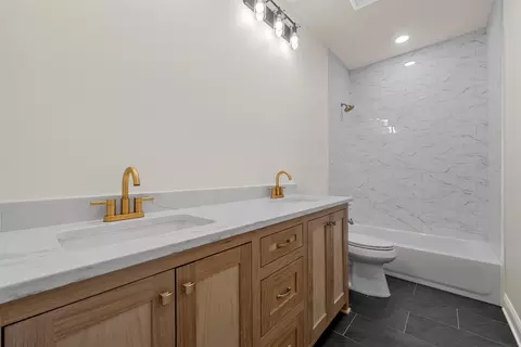 Bath - 5200 Bogey Ln, Waco, TX 76708 photo 1 of 4