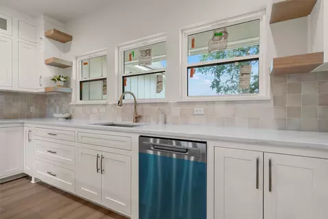 Kitchen - 5200 Bogey Ln, Waco, TX 76708 photo 3 of 5