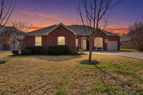 1012 Wedgewood Dr, Mansfield, TX 76063