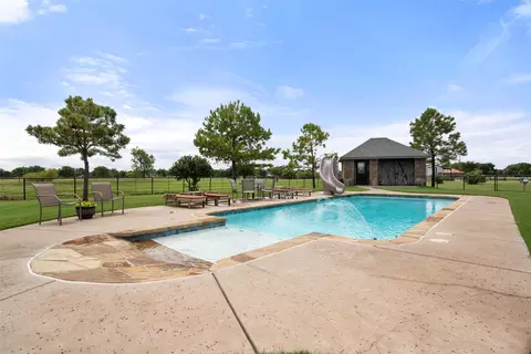 606 Sunset Pt, Kerens, TX 75144