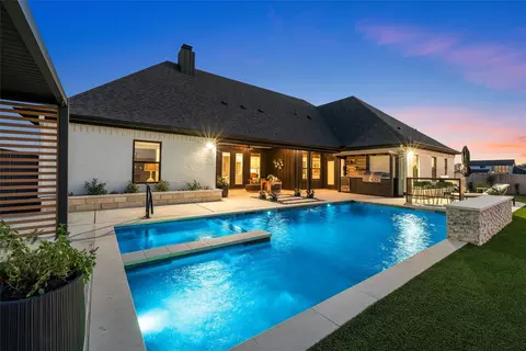 132 Cattail Ct, Robinson, TX 76706