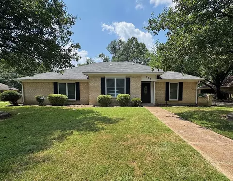 860 40th St SE, Paris, TX 75462