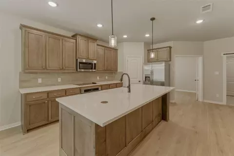 529 Waterford Park Blvd, Weatherford, TX 76087