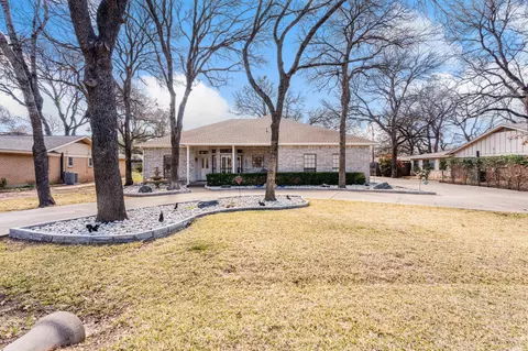 6305 Navaho Trl, Granbury, TX 76049