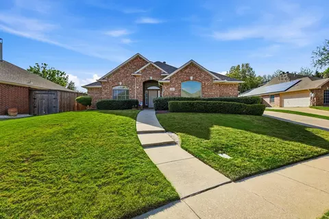 2512 Stone Mountain Dr, Denton, TX 76210