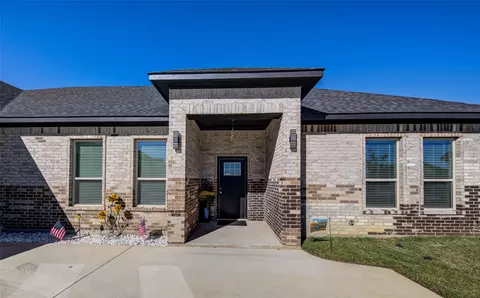 2205 Briarwood Dr, Bridgeport, TX 76426