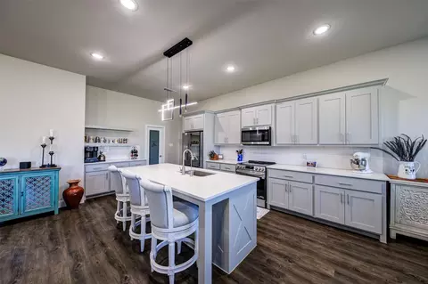 2205 Briarwood Dr, Bridgeport, TX 76426