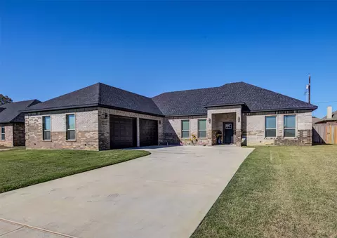 2205 Briarwood Dr, Bridgeport, TX 76426