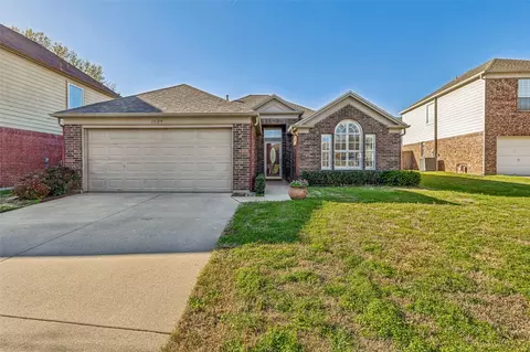 1604 Park Chase Ave, Arlington, TX 76011