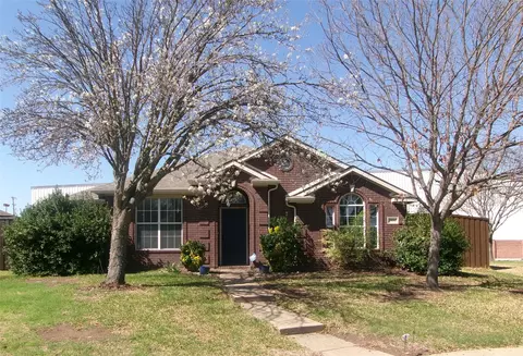 8809 Oakwood Ln, Frisco, TX 75035
