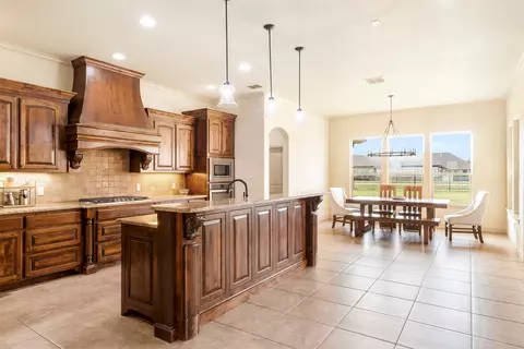311 Paddle Boat Dr, Granbury, TX 76049
