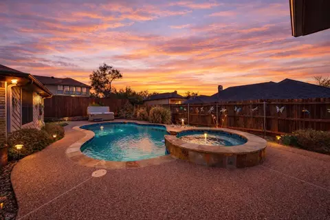 2701 Ridge Top Ln, Arlington, TX 76006