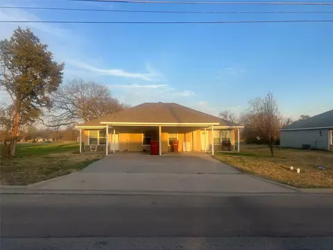 1612-1614 Albert Broadfoot St, Bonham, TX 75418