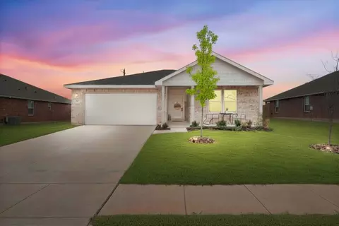 513 Jameson St, Springtown, TX 76082