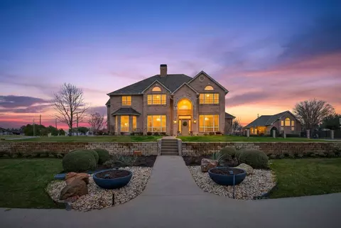 2101 Lakeshore Dr, Cleburne, TX 76033