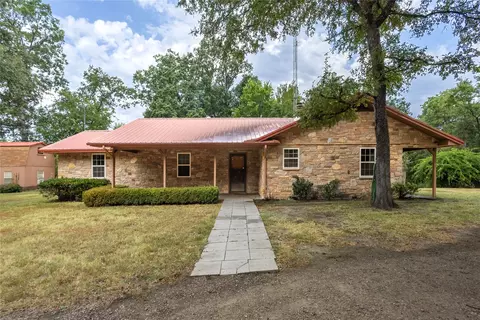 1966 County Road 2980, Windom, TX 75492