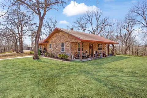 1966 County Road 2980, Windom, TX 75492