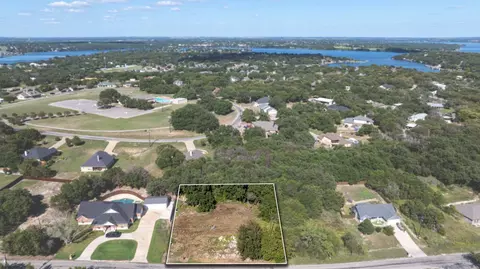 4011 Iron Horse Trl, Granbury, TX 76048