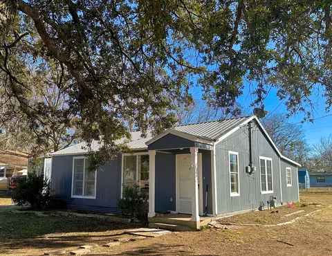 2530 W Elm St, Denison, TX 75020