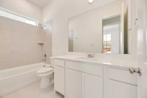 Bath - 312 Kite St, Celina, TX 75009 photo 2 of 4