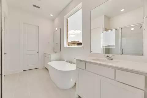Bath - 312 Kite St, Celina, TX 75009 photo 3 of 4