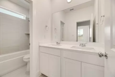 Bath - 312 Kite St, Celina, TX 75009 photo 1 of 4