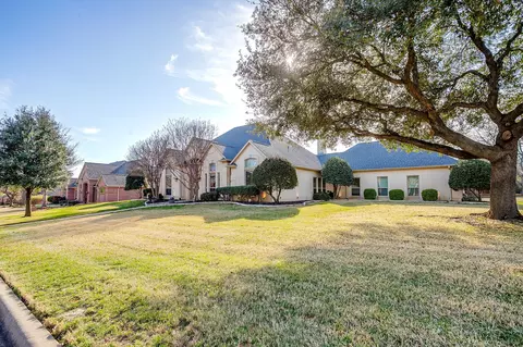 908 Summertree Ln, Southlake, TX 76092