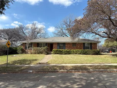 910 Blue Lake Cir, Richardson, TX 75080