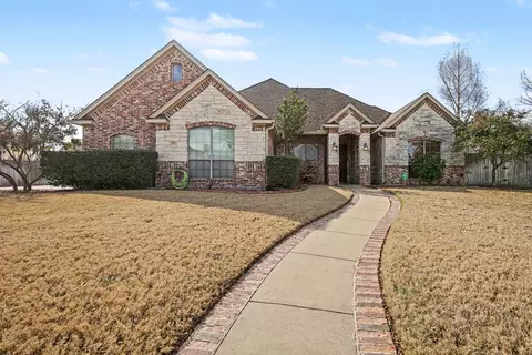 1361 Shallowbend Dr, Midlothian, TX 76065
