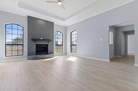 Living - 655 E Reindeer Rd, Lancaster, TX 75146 photo 2 of 4