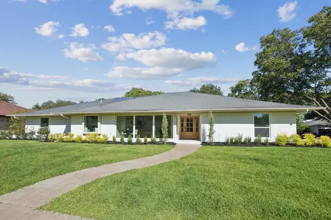 4331 Laren Ln, Dallas, TX 75244