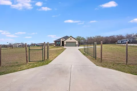 2541 Emerald Forest Dr, Burleson, TX 76028